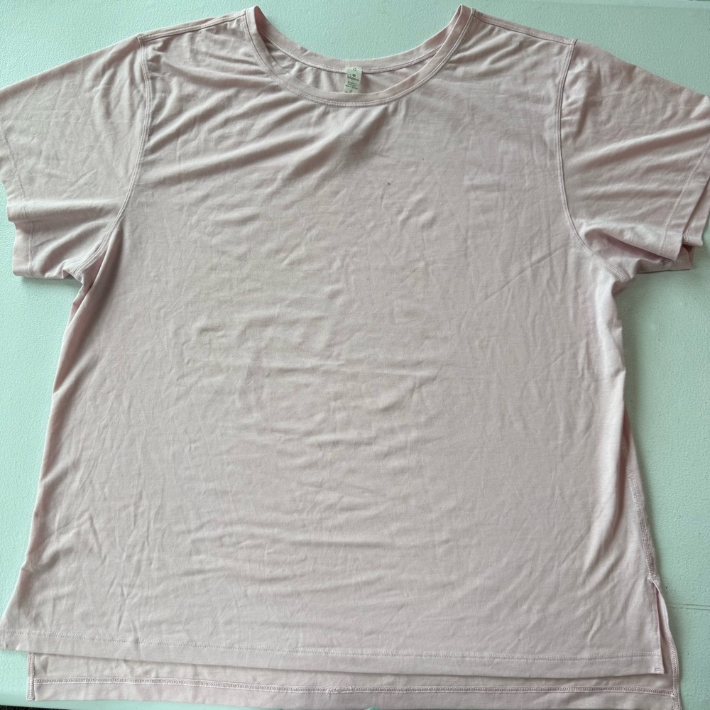 Lululemon Short Sleeve - Size 12